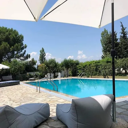 Zeusplace Poolvilla Natura Paralia